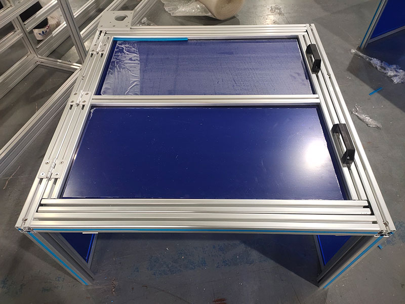 帶氣彈簧的設備防護罩