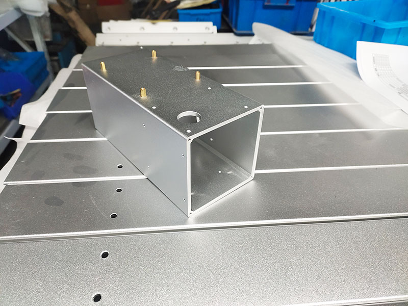 CNC精密加工-設(shè)備外殼